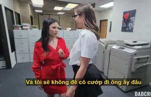 Bố dượng may mắn xxx cùng lúc hoa nhỏ và em trợ lý riêng